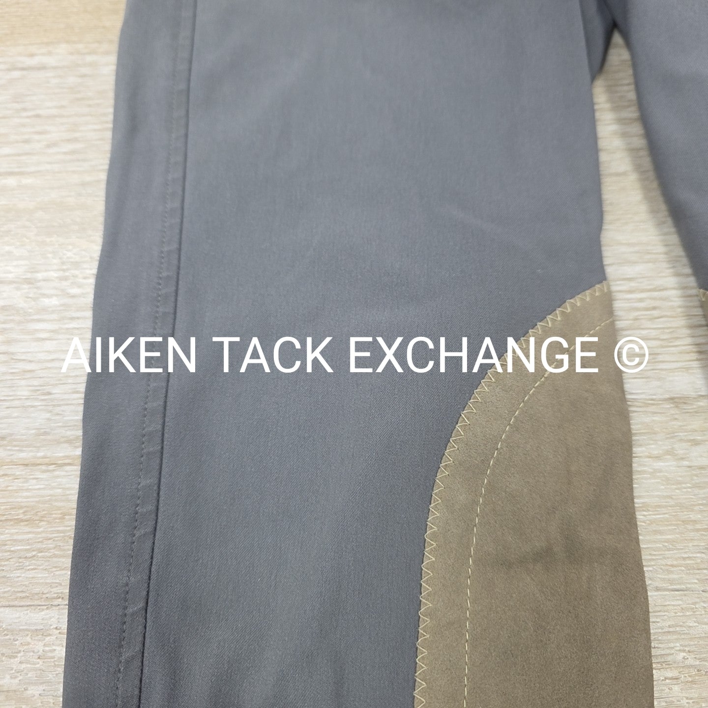 Tailored Sportsman Front Zip Trophy Hunter Knee Patch Breeches, Size 14