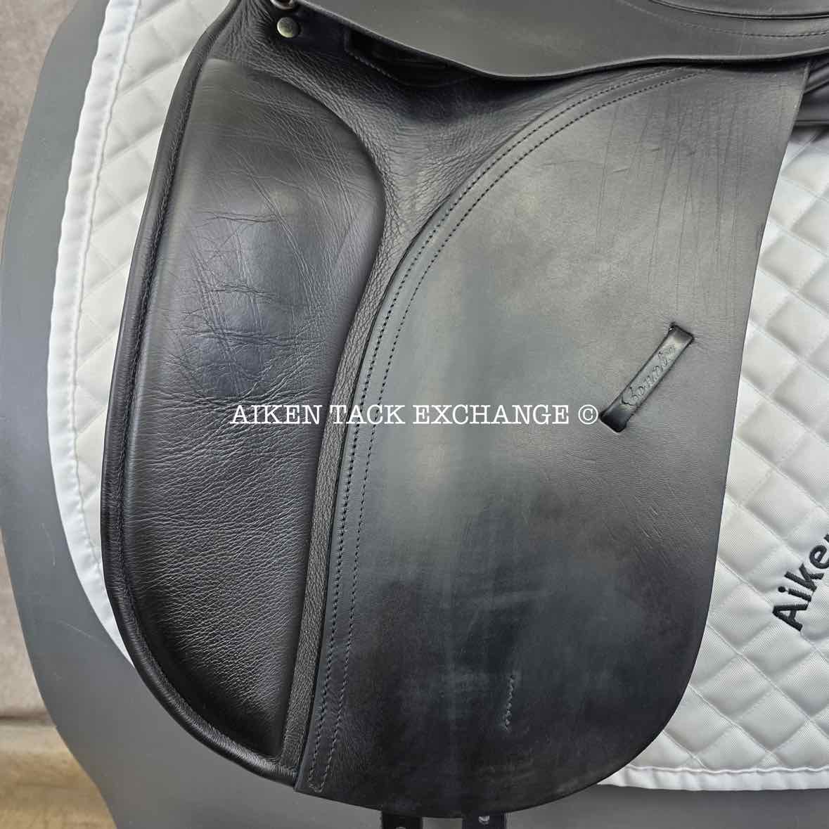 **SOLD** 2016 County Competitor Dressage Saddle, 18" Seat, Narrow Tree, Wool Flocked Skid Row Panels