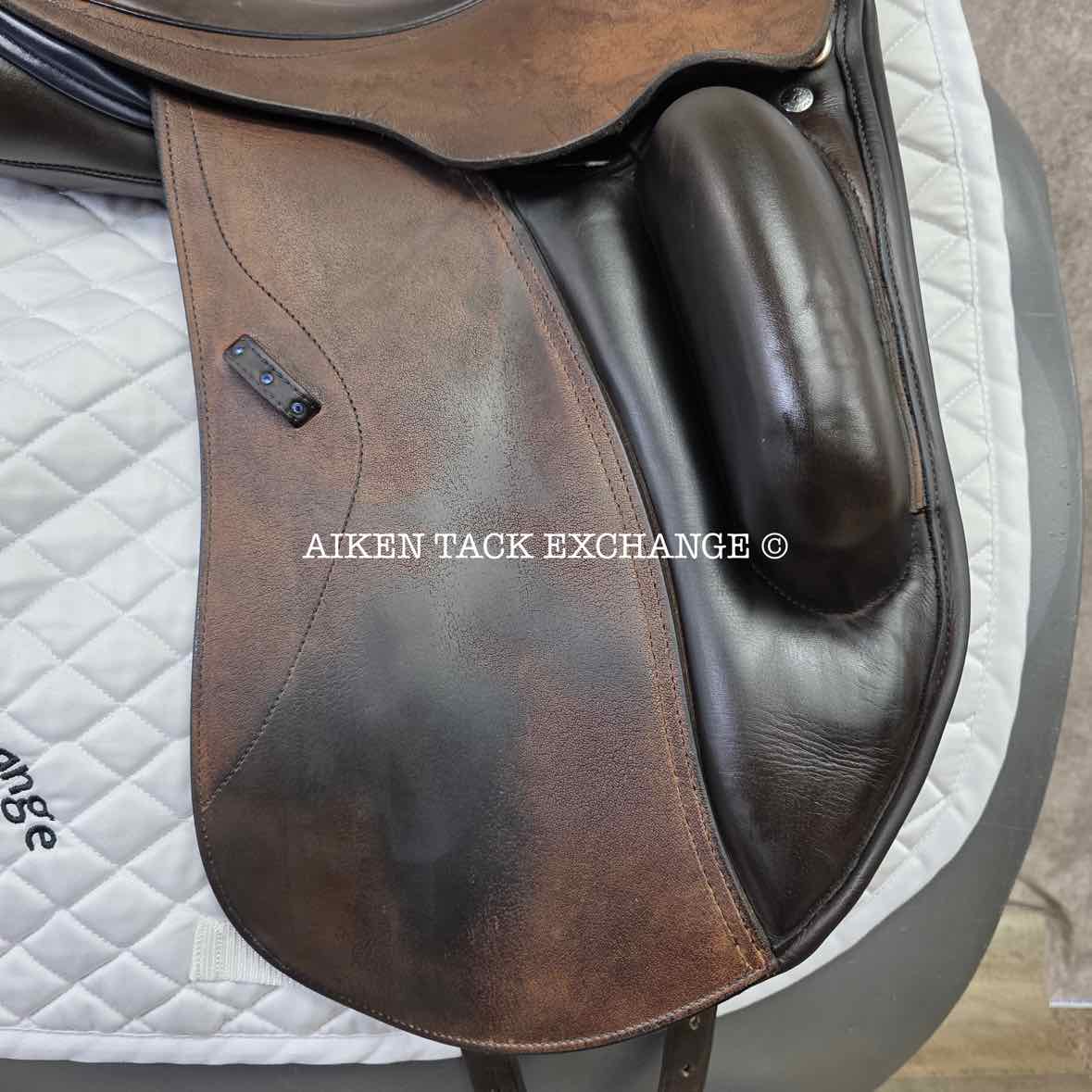 2021 Custom Saddlery Everest R Monoflap Dressage Saddle, 17.5" Seat, Adjustable Tree, Wool Flocked Panels