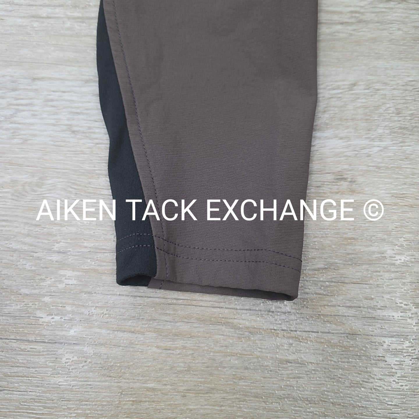 Kerrits Cross Over Knee Patch Breeches, Size Medium