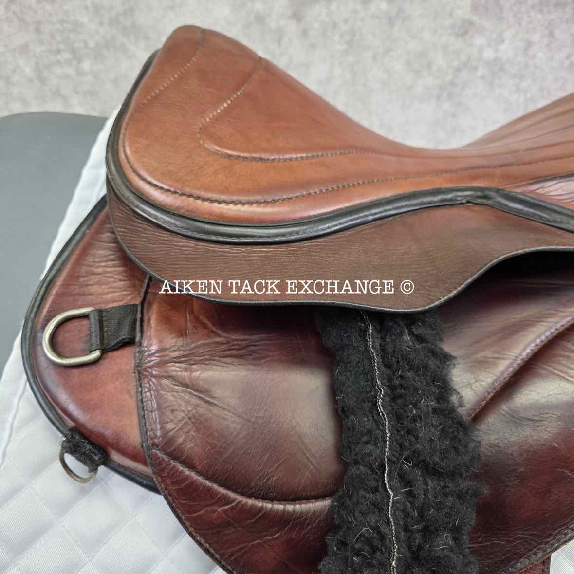 Freeform Lightweight Treeless Endurance Saddle, 17" Seat