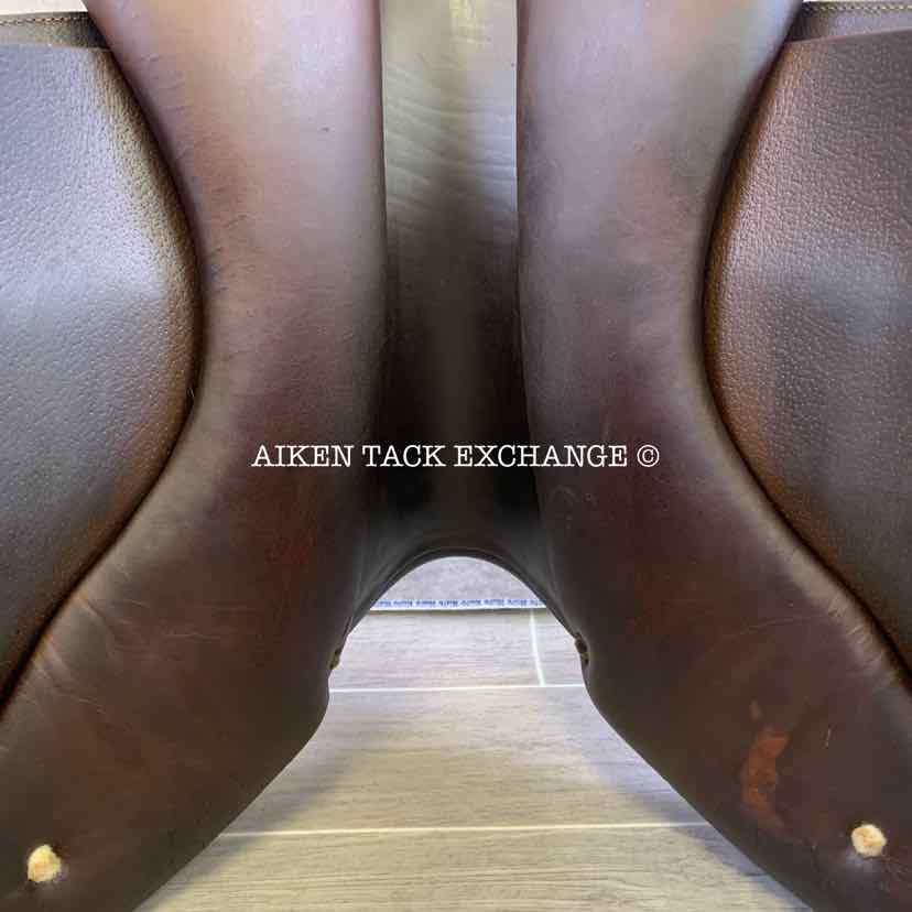 2006 L'Apogee LX Close Contact Jump Saddle, 17" Seat, 2 Flap, Medium Tree, Foam Panels