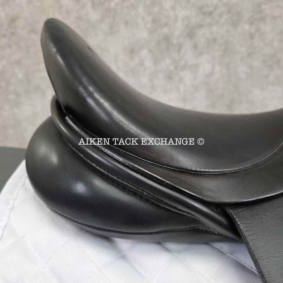 Cliff Barnsby Luxus Dressage Saddle, 17.5" Seat, Medium Tree, Wool Flocked Panels