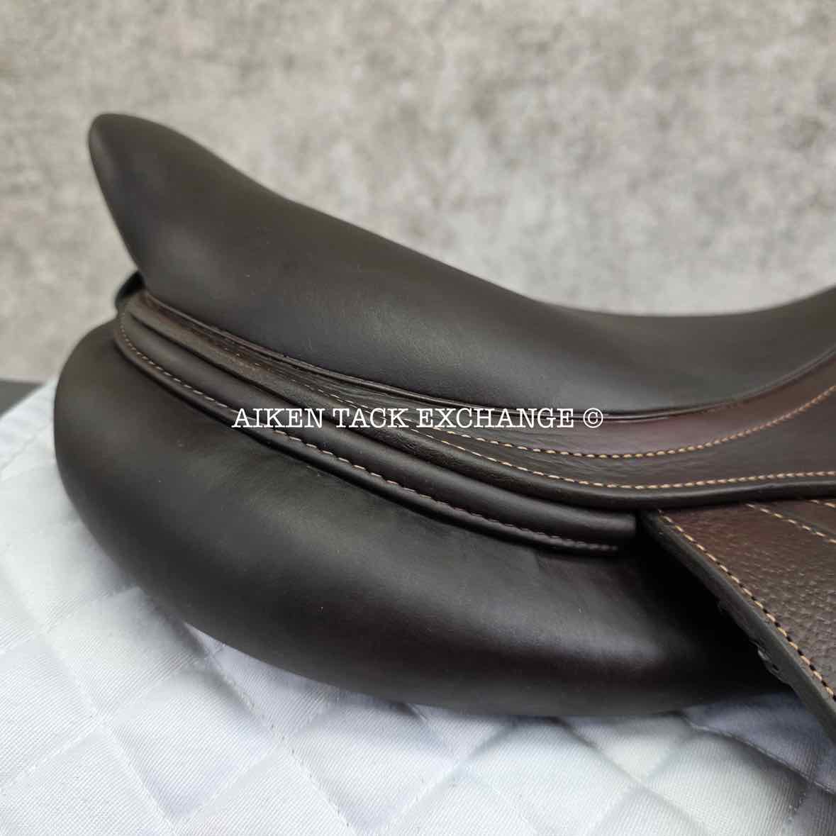 2024 CWD SE01 Close Contact Jump Saddle, 17" Seat, 3CH Flap, Medium Tree, Foam Panels, Full Buffalo Leather