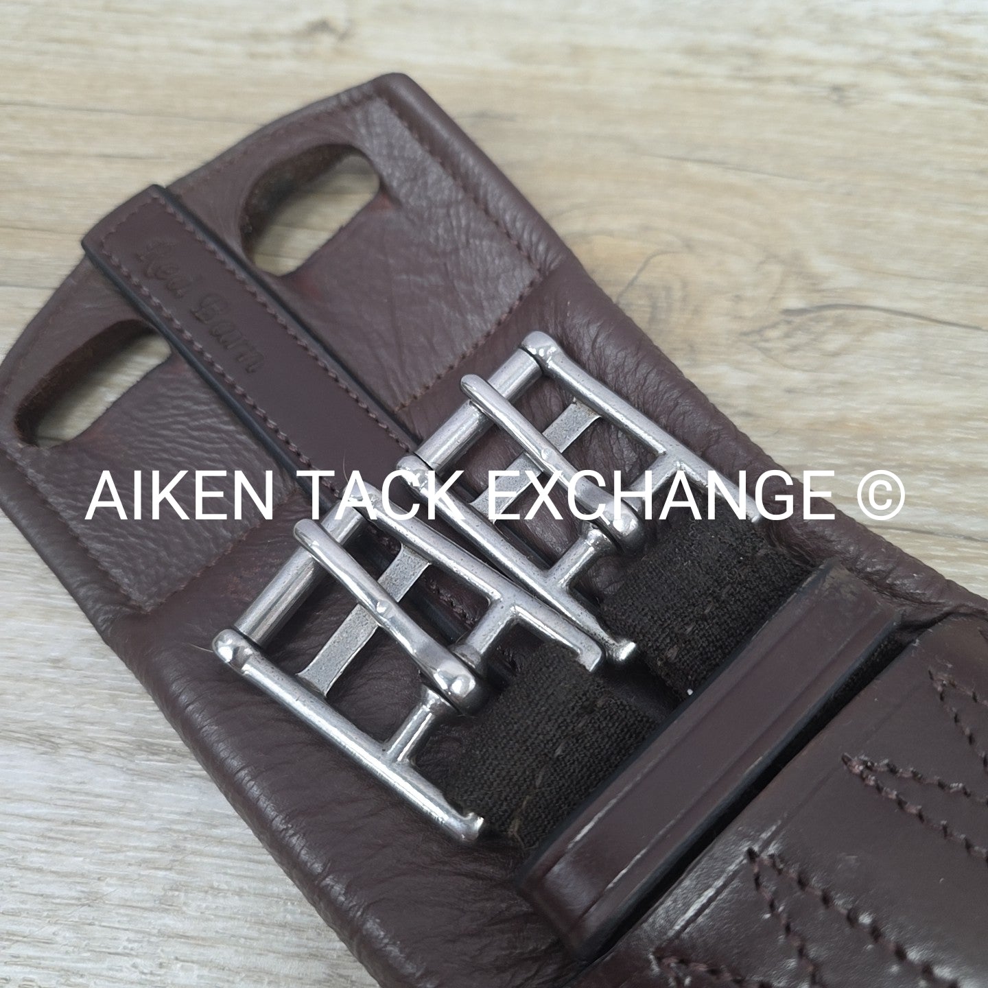 KL Select Red Barn Balance Anatomic Shoulder Relief Dressage Girth, Brown, 18"