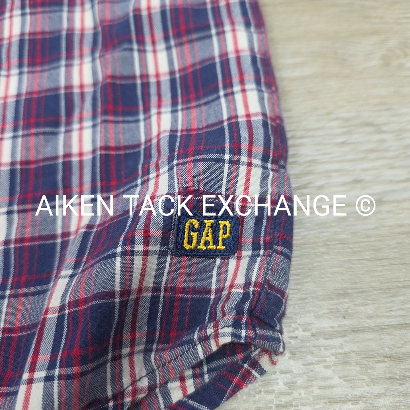 GAP Short Sleeve Button Up Shirt, Size Medium