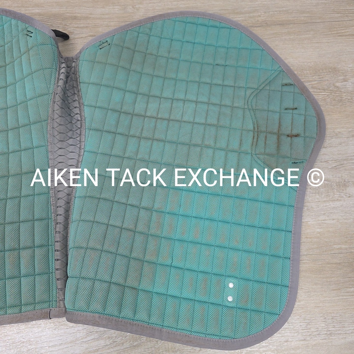 LeMieux Close Contact Square Jump Saddle Pad, Large