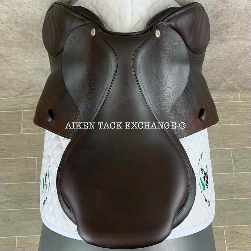 **SOLD** 2016 CWD SE02 Close Contact Jump Saddle, 17.5" Seat, 2L Flap, Medium Tree, Foam Panels