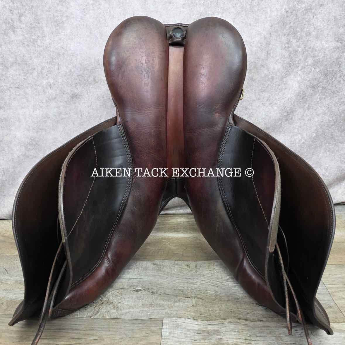 2006 Bates Close Contact Jump Saddle, 17.5" Seat, Adjustable Tree - Changeable Gullet, Wool Flocked Panels