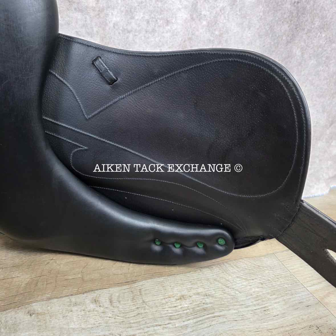 2001 Devoucoux Makila Monoflap Dressage Saddle, 17" Seat, 2A Flap, M/MW Tree, Foam Panels, Full Buffalo Leather