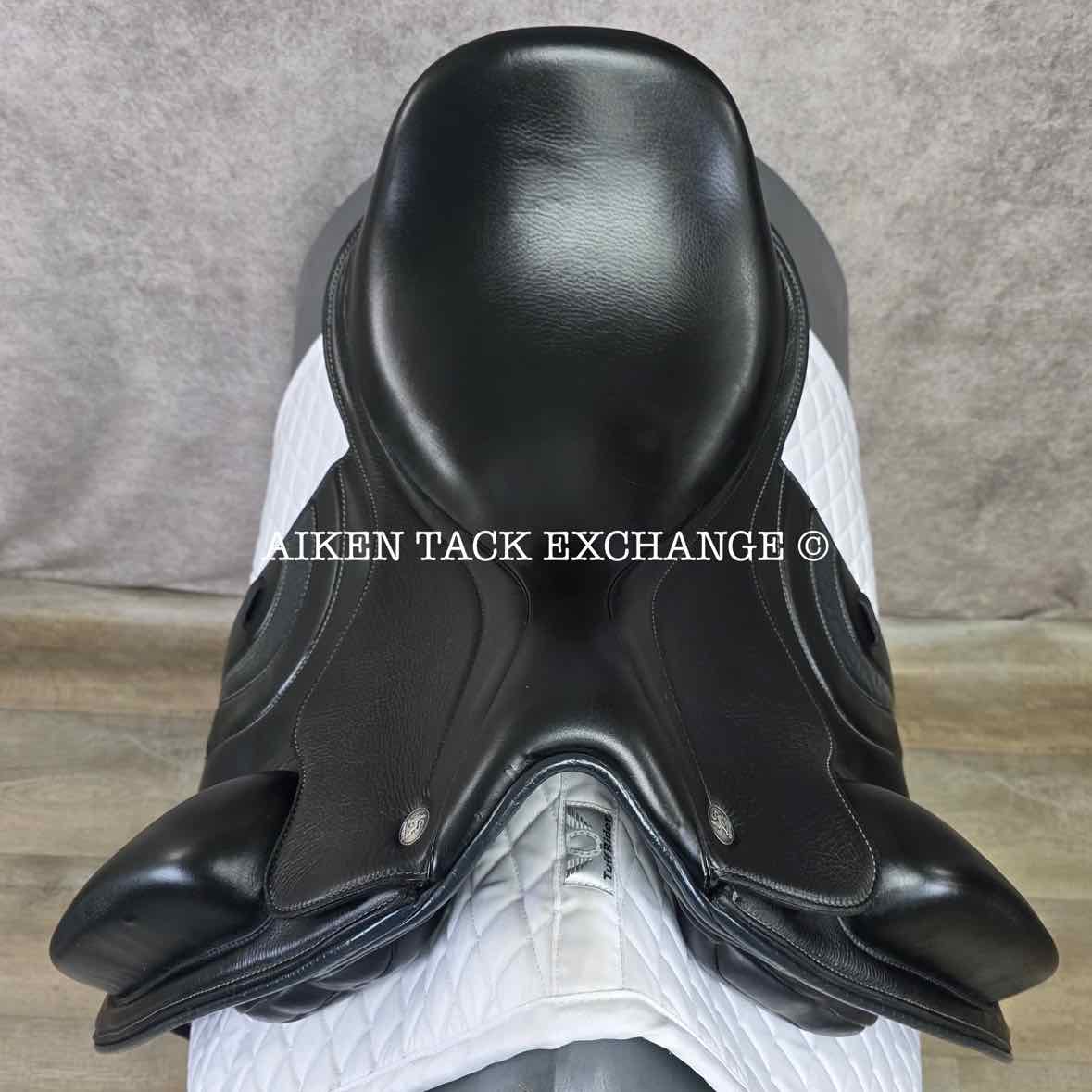 Fairfax Elias Monoflap Dressage Saddle, 18" Seat, Adjustable Tree - Changeable Gullet, Wool Flocked Panels