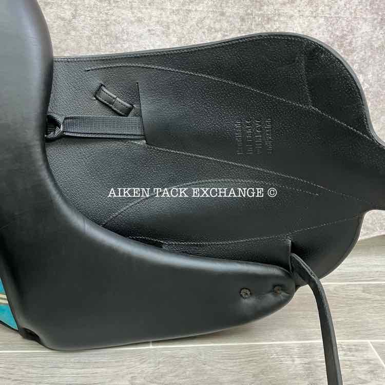 **SOLD** 2015 Voltaire Adelaide Monoflap Dressage Saddle, 17" Seat, 2A Flap, Medium Wide Tree, XFIN Panels, Full Buffalo Leather