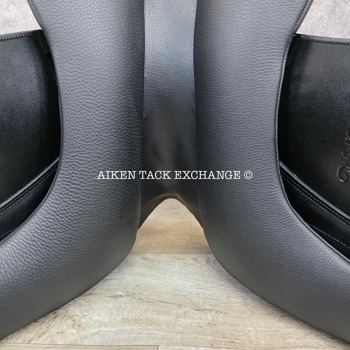 2025 Custom Saddlery Wolfgang Constanze 2 Monoflap Dressage Saddle, 17.5" Seat, Adjustable Tree, Wool Flocked Panels