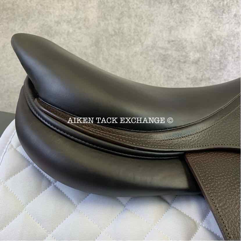 2017 CWD SE03 Close Contact Jump Saddle, 17.5" Seat, 3L Flap, Medium Wide Tree, Foam Panels