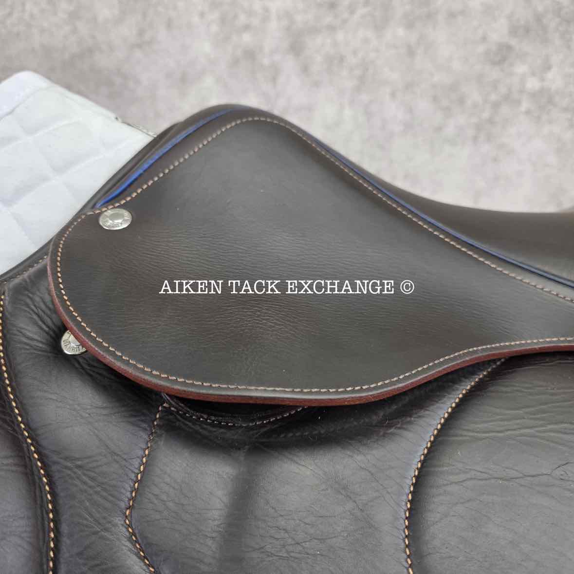 2019 Devoucoux Biarritz O Close Contact Jump Saddle, 17.5" Seat, 1 Flap, Medium Tree, Foam Panels, Full Buffalo Leather
