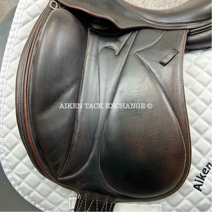 2005 Devoucoux Makila Monoflap Dressage Saddle, 18" Seat, 3A Flap, Medium/Medium Wide Tree, Foam Panels