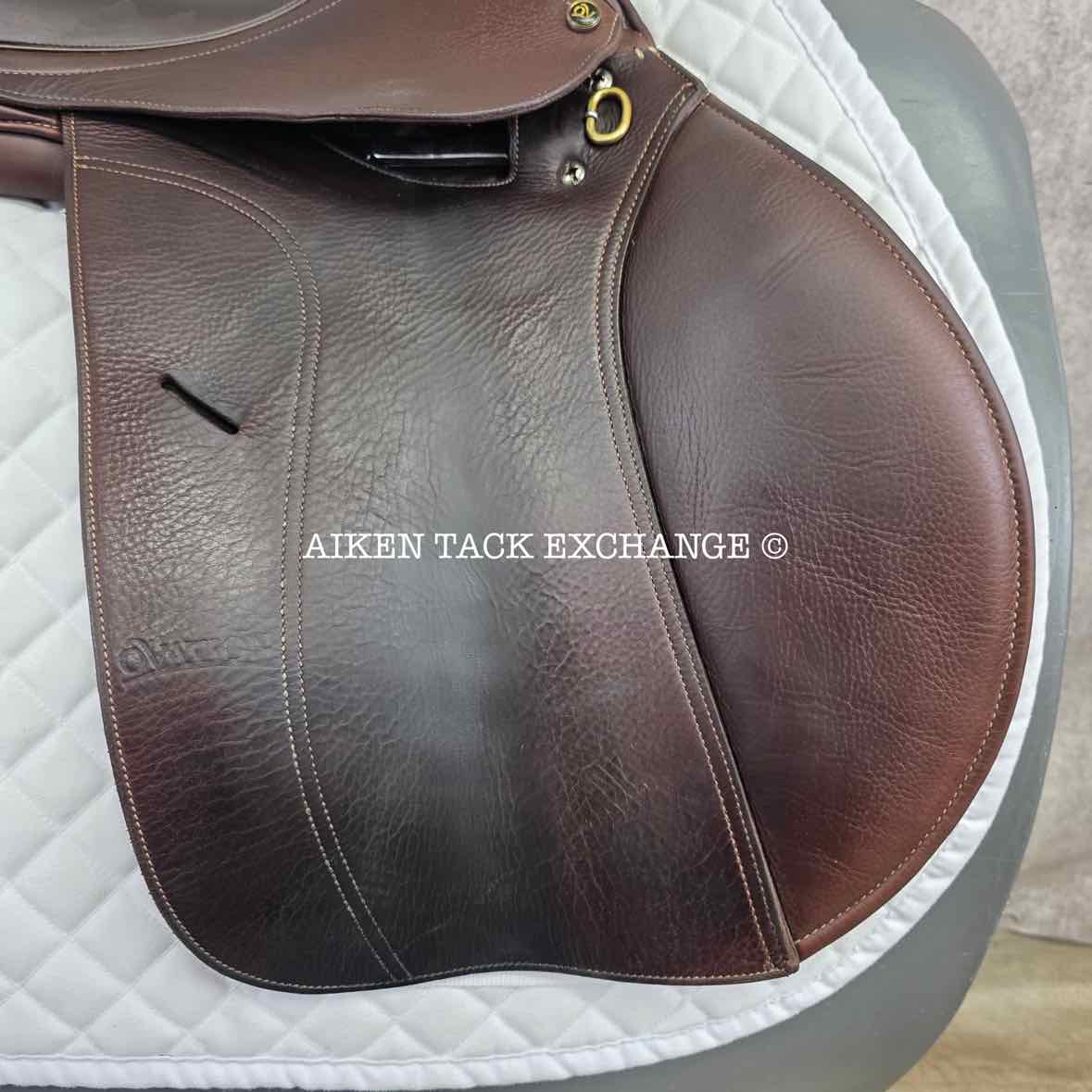 **SOLD** 2016 Ovation San Telmo Close Contact Jump Saddle, 17.5" Seat, Adjustable Tree - XCH Changeable Gullet, Foam Panels