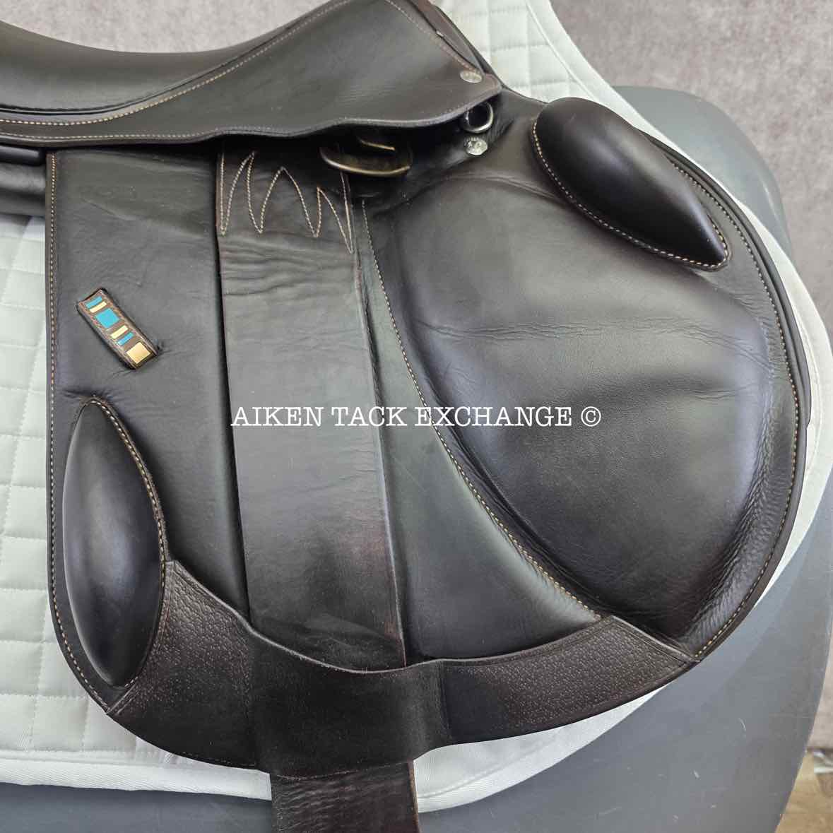 2018 Voltaire Elkton Monoflap Jump Saddle, 18.5" Seat - 2AA Flap, Medium Wide Tree, PRO Panels, Full Buffalo Leather