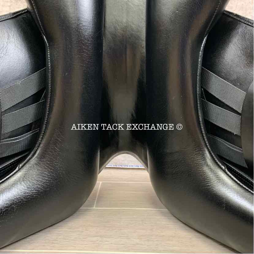 **SOLD** 2020 Tota Freedom PRO 2 Monoflap Dressage Saddle, 19" Seat, Adjustable Tree, Wool Flocked Panels