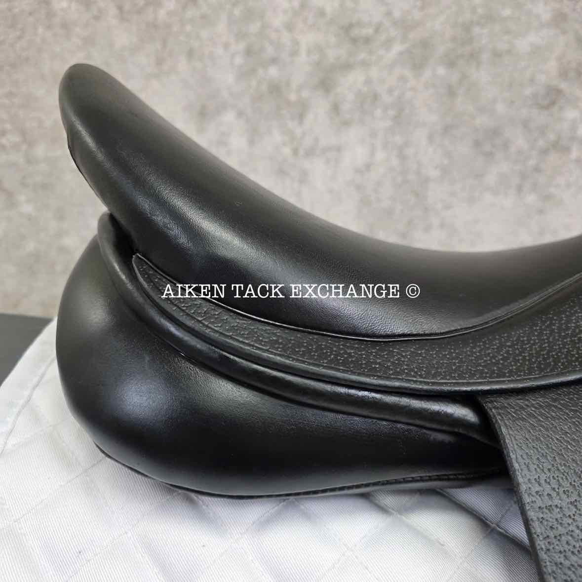 Performer Dressage Saddle, 17.5" Seat, Wide Tree, Wool Flocked Panels
