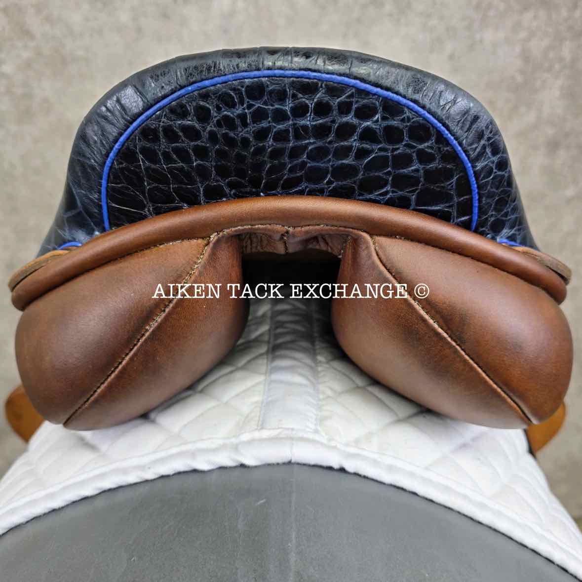 2022 Custom Saddlery Fleur De Lys Monoflap Jump Saddle, 17.5" Seat, Adjustable Tree, Wool Flocked Panels