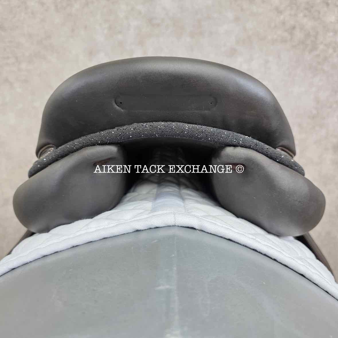 2024 Forestier Seoul Close Contact Jump Saddle, 17.5" Seat, 2AA Flap, MW/W Tree, PRO Panels, Full Buffalo Leather