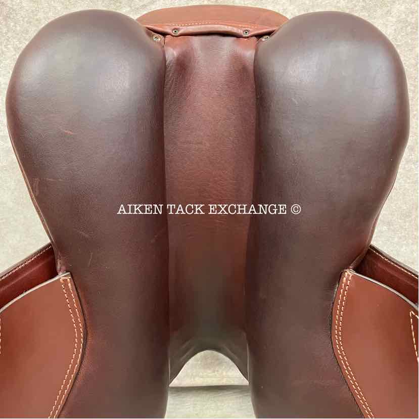 **SOLD** 2018 Stubben Redwood Ascend Close Contact Jump Saddle, 16.5" Seat, 32cm Tree - Wide, Wool Flocked Panels