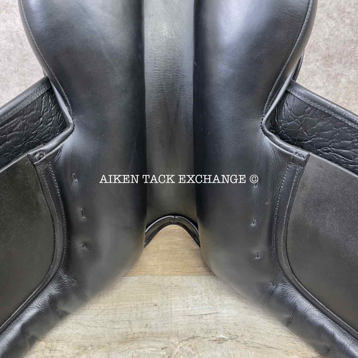 2015 County Perfection Dressage Saddle, 17.5" Seat, Medium Tree, Wool Flocked Panels
