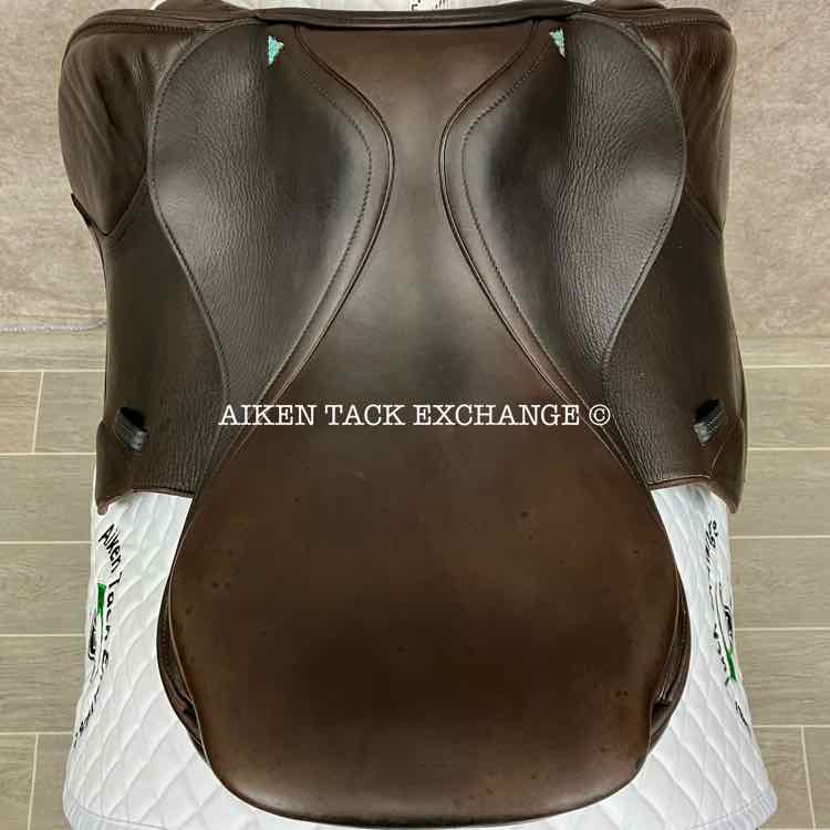 **SOLD** 2017 Bliss of London Close Contact Jump Saddle, 17" Seat, Extra Wide Tree, Wool Flocked Panels