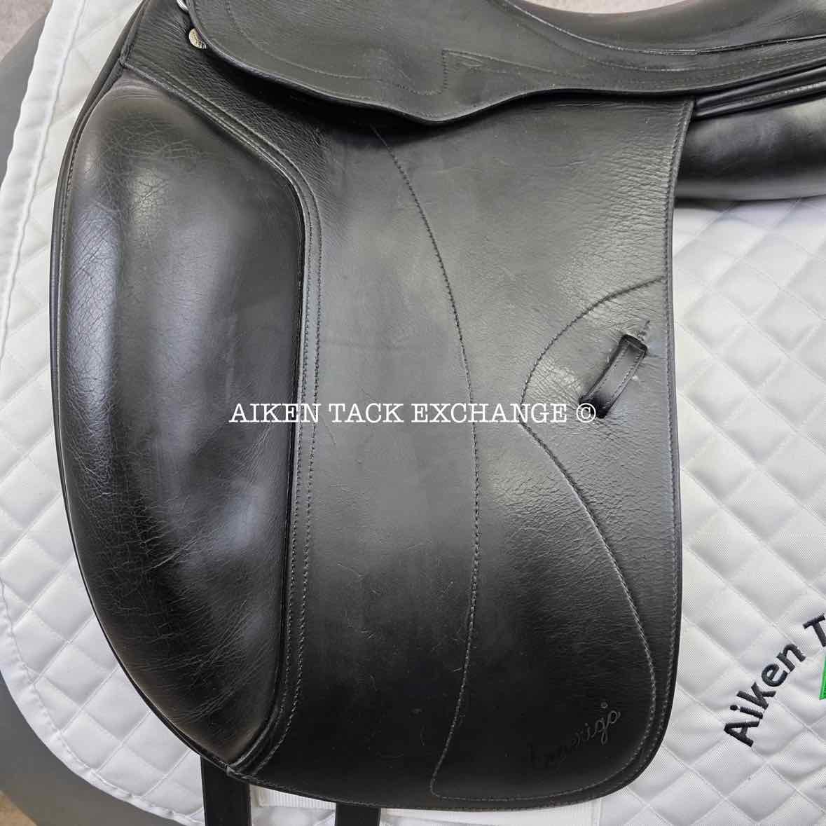 2009 Amerigo Pinerolo Classic Dressage Saddle, 17" Seat, M/MN Tree, Wool Flocked Panels