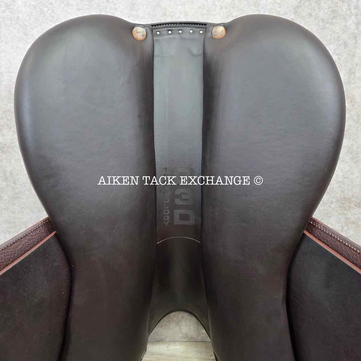 2019 Devoucoux Biarritz O Close Contact Jump Saddle, 17.5" Seat, 1 Flap, Medium Tree, Foam Panels, Full Buffalo Leather