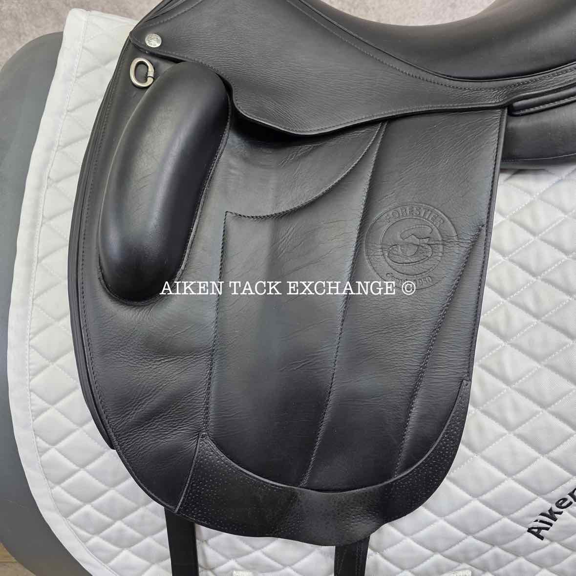 2018 Forestier Aachen Monoflap Dressage Saddle, 17" Seat, 1 Flap, MW/W Tree, PRO Panels, Full Buffalo Leather