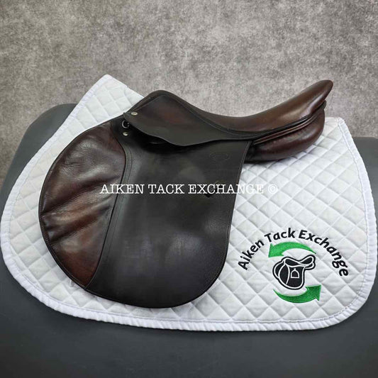 2003 Devoucoux Socoa Jump Saddle, 17" Seat, 2 Flap, Medium Wide Tree, Wool Flocked Panels
