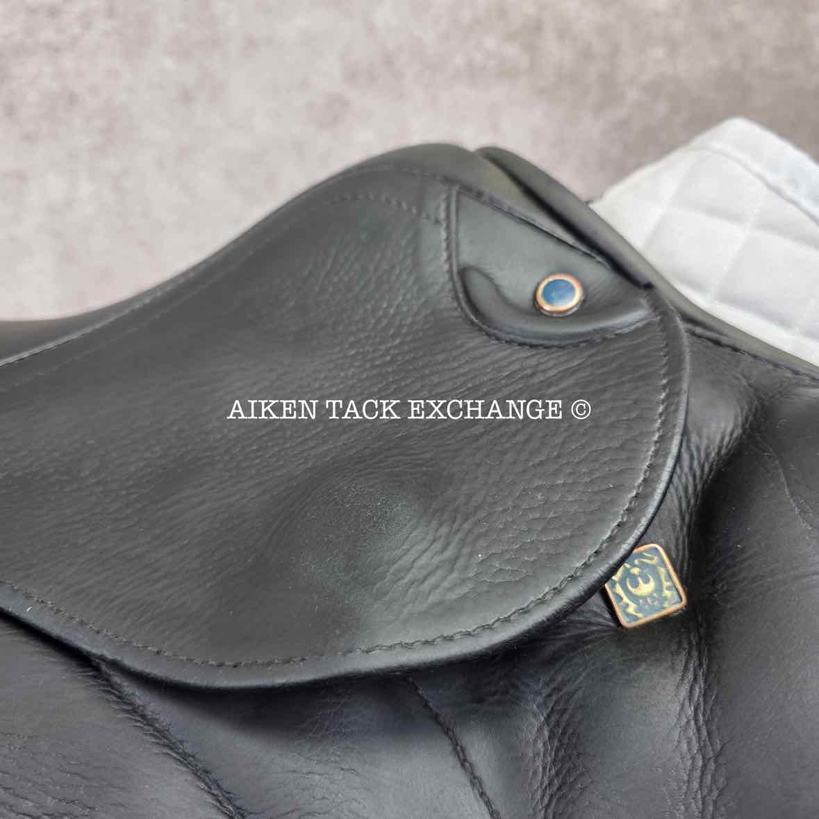 2017 Stubben Zaria Optimum Deluxe Monoflap Jump Saddle, 17.5" Seat, 28cm Tree - Medium Narrow, Wool Flocked Panels
