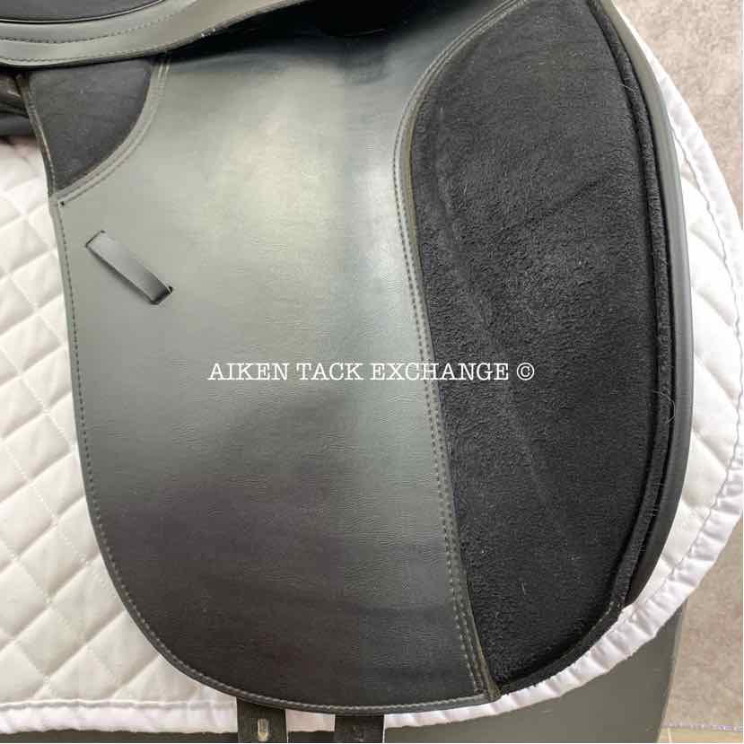 **SOLD** Thorowgood T4 Moveable Block MDR Standard Wither Dressage Saddle, 17.5" Seat, Adjustable Tree - Changeable Gullet, Wool Flocked Panels