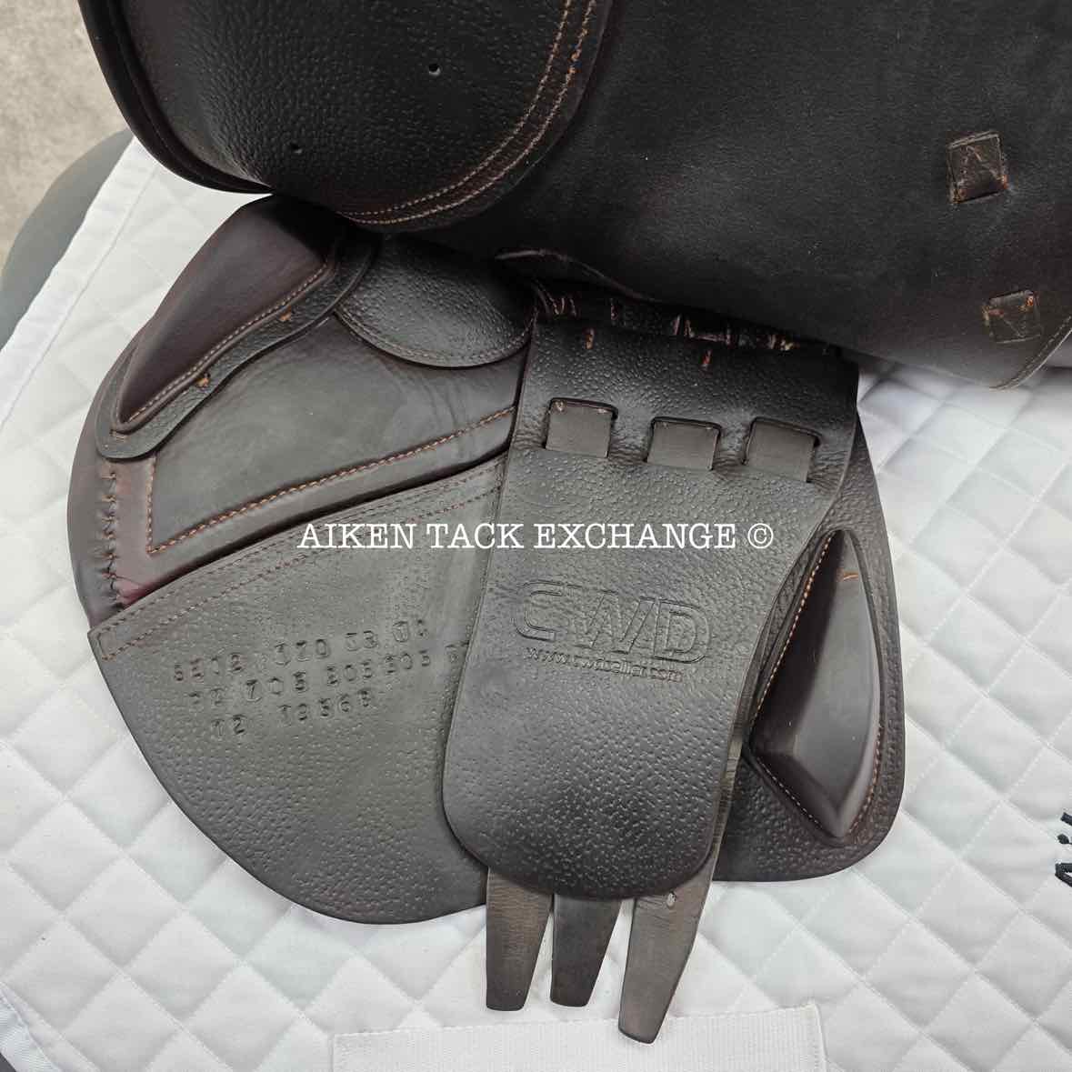 **SOLD** 2012 CWD SE02 Close Contact Jump Saddle, 17" Seat, 1C Flap, Medium Tree, Foam Panels