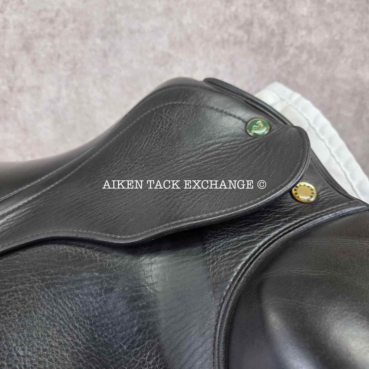 **On Trial** 2006 Prestige Dressage 2000 Saddle, 18" Seat, 35 Tree - MW, Wool Flocked Panels