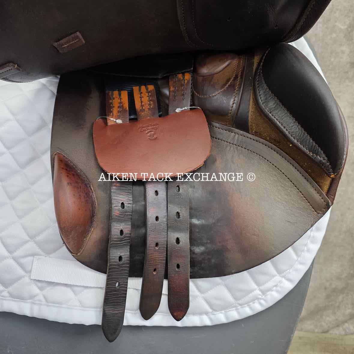 **SOLD** Albion Kontrol Jump Saddle, 18" Seat, Medium Wide Tree, Wool Flocked Panels