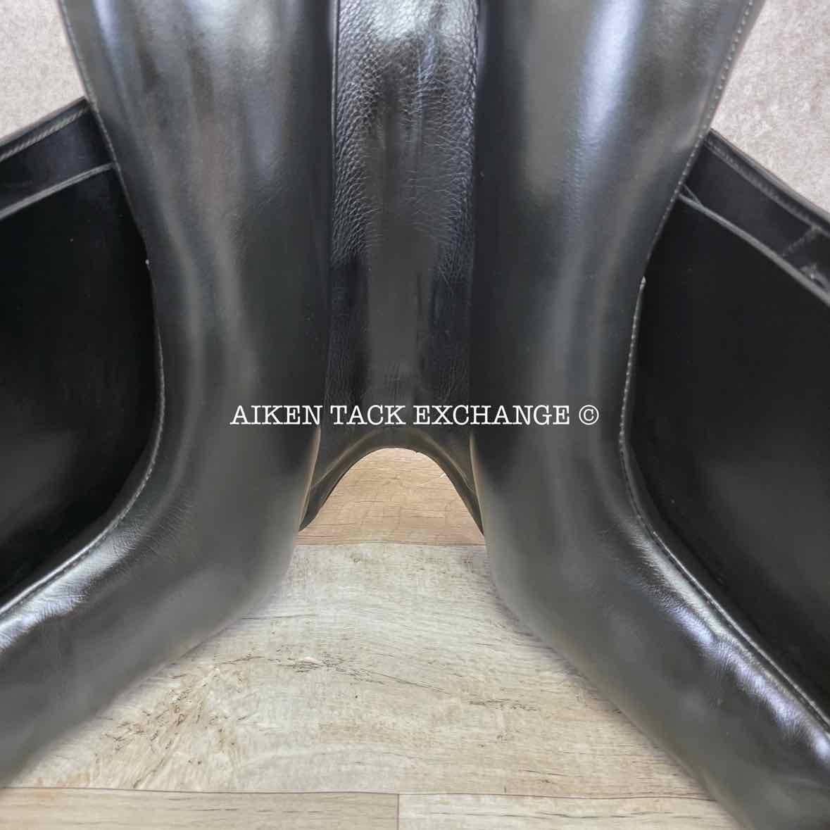 2018 Kentaur Ithaka AP Dressage Saddle, 18" Seat, Wide Tree, Wool Flocked Panels