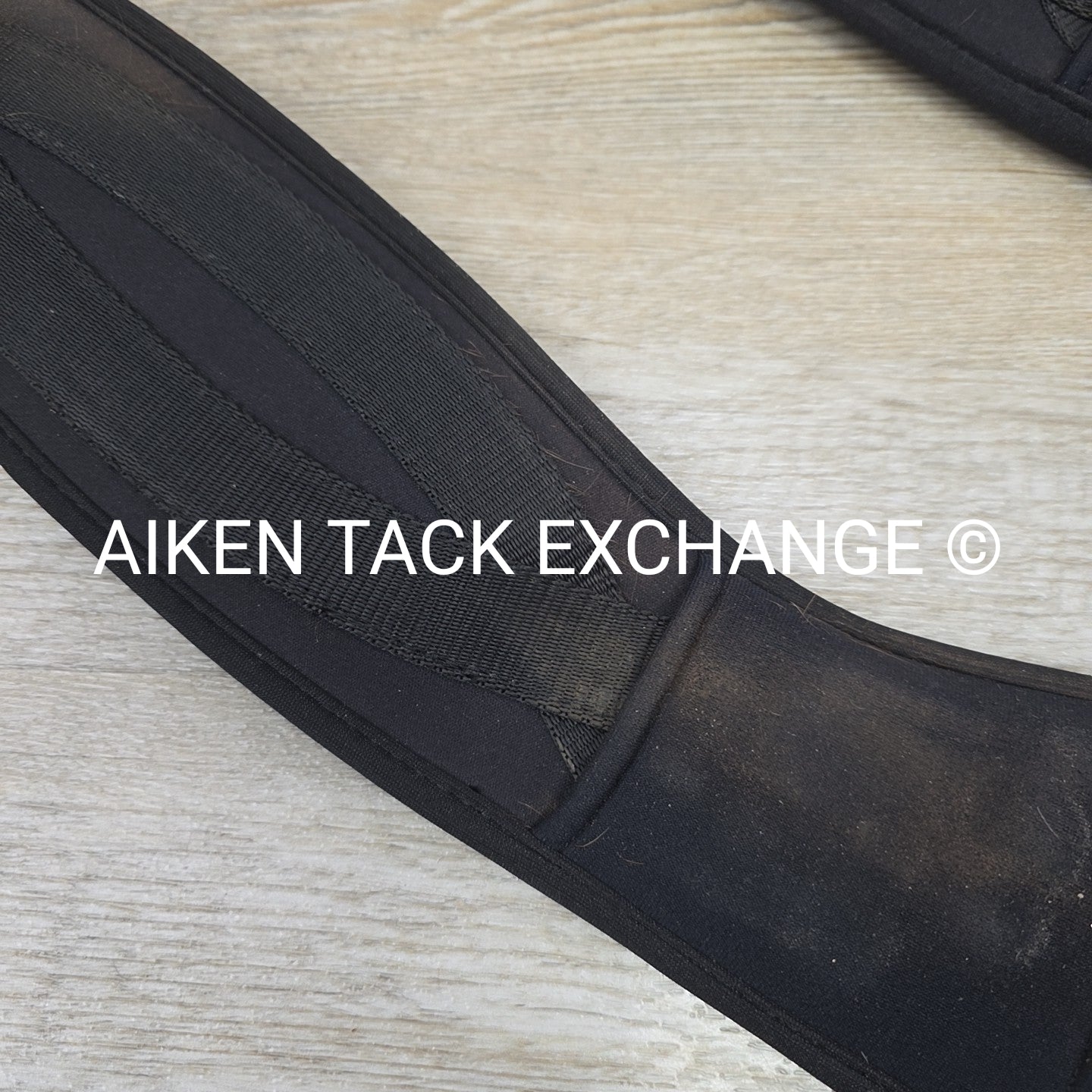 BARGAIN BUNDLE: 2 Ovation Gel Body Form Dressage Girths, Black, 22"