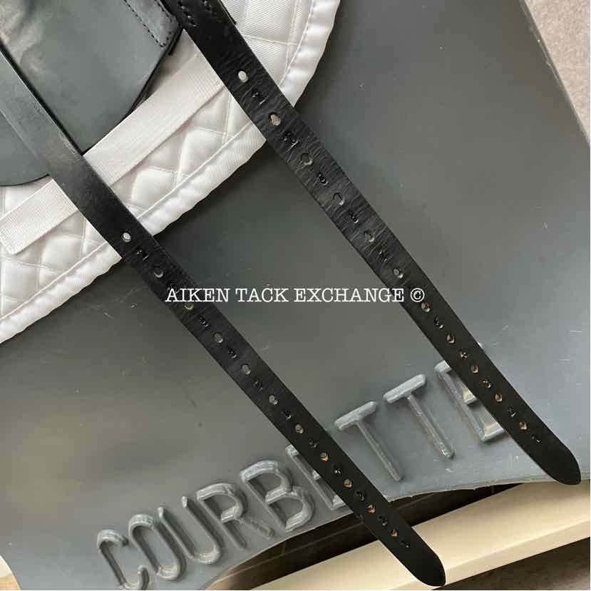 **SOLD** Kent & Masters MDS S-Series Standard Wither Surface Block Dressage Saddle, 18" Seat, Adjustable Tree - Changeable Gullet, Wool Flocked Panels