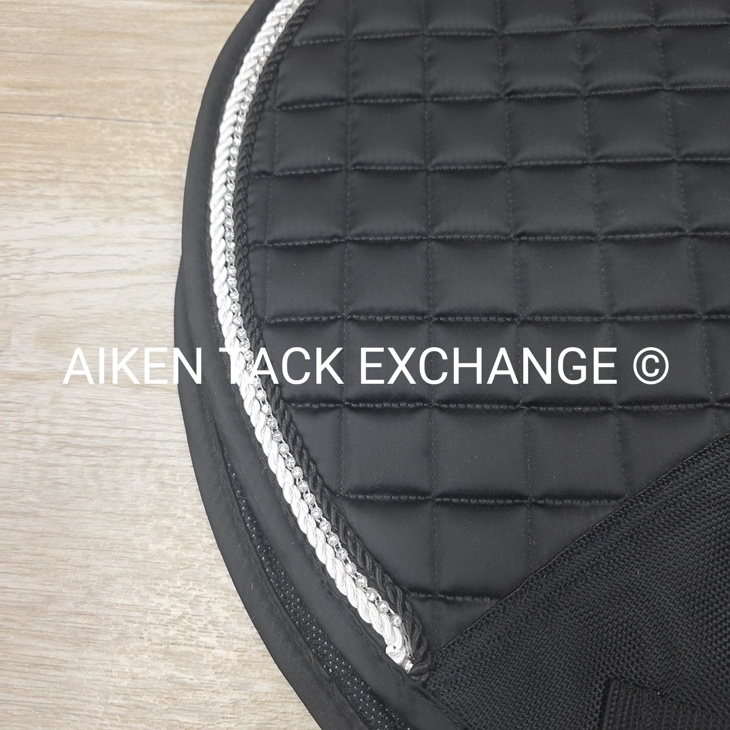 Professionals Choice Satin Jump Saddle Pad