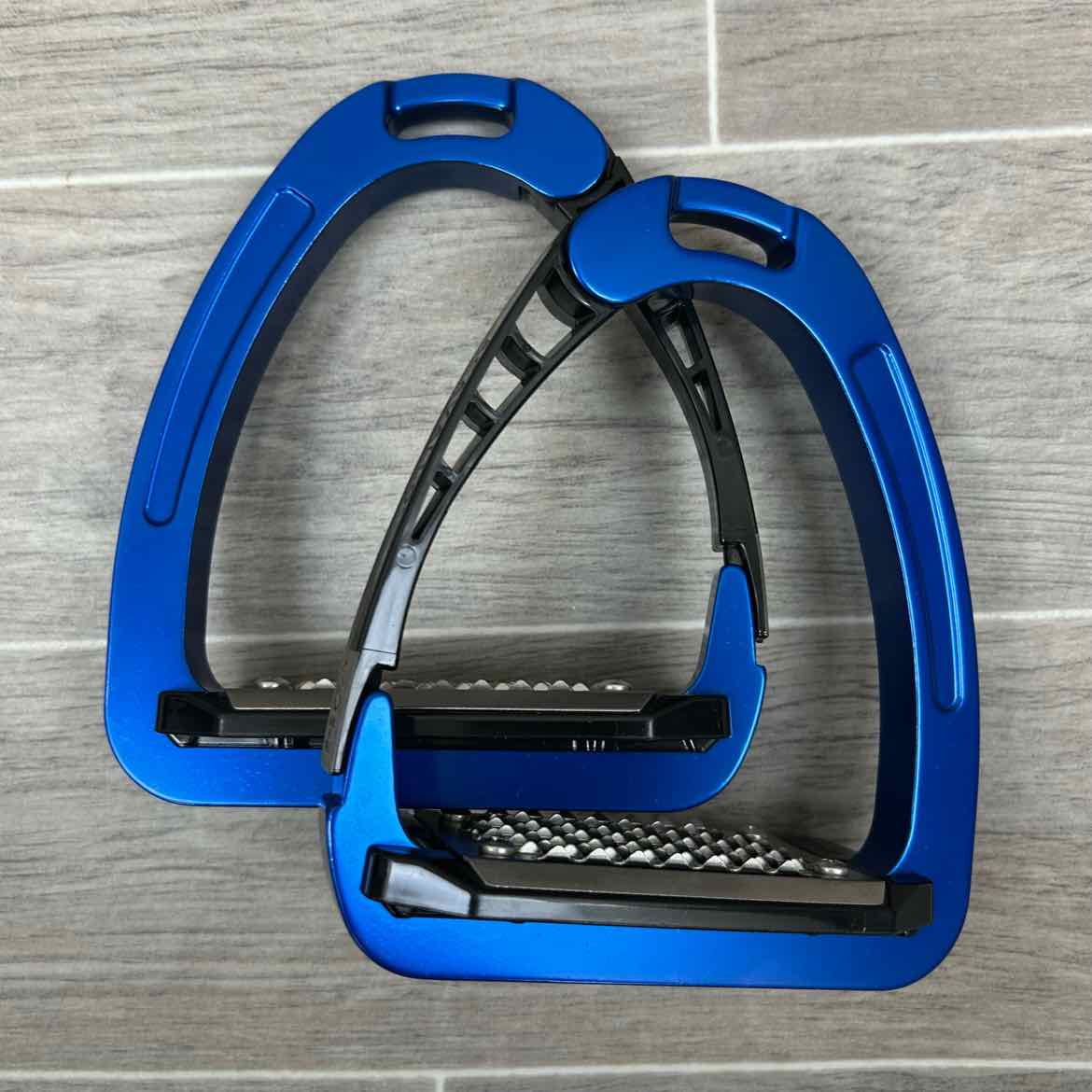 Acavallo Arena Alupro Stirrups, 4.75"