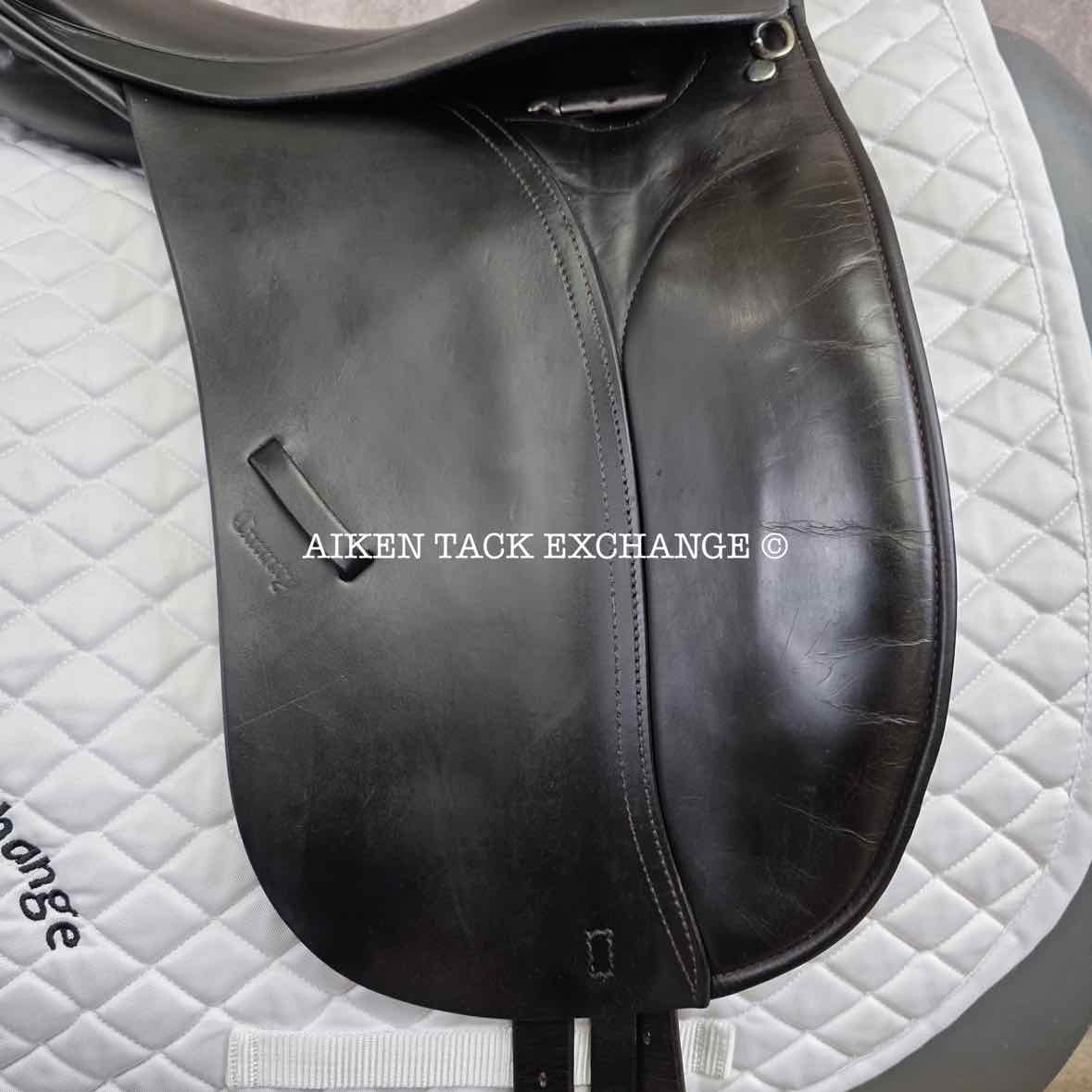 County Competitor Dressage Saddle, 17" Seat, Medium Narrow Tree, Wool Flocked Panels