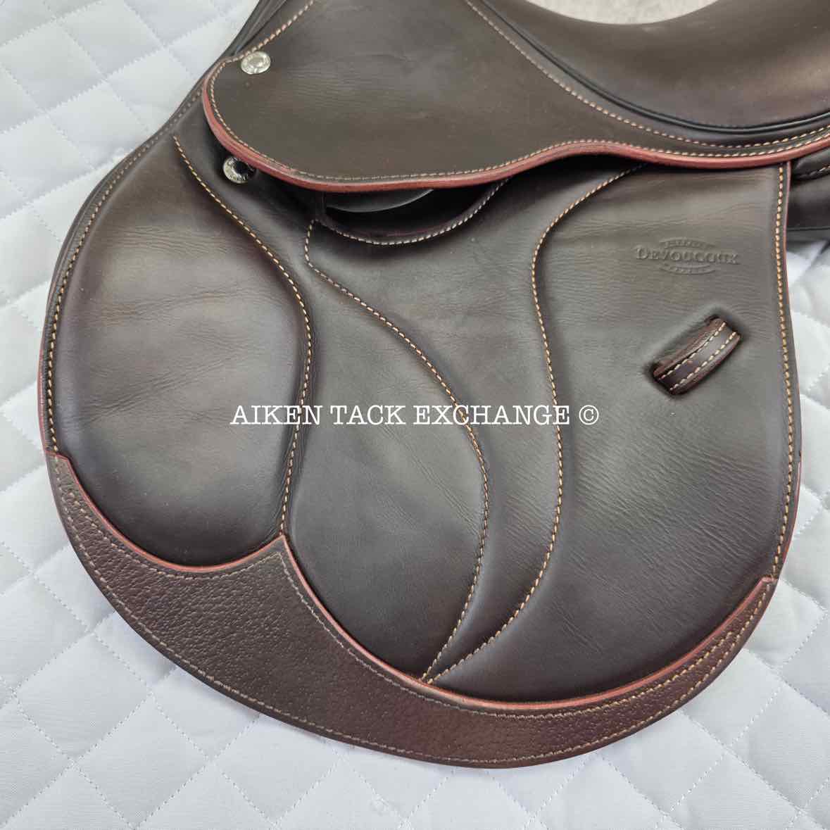 2022 Devoucoux Biarritz K Close Contact Jump Saddle, 15" Seat, 00K Flap, MW Tree, D3D Panels, Full Buffalo Leather