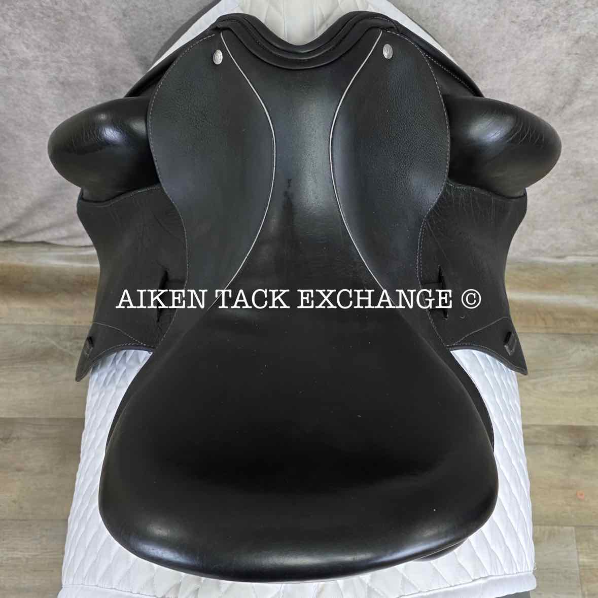 2012 Custom Saddlery Icon Star Monoflap Dressage Saddle, 17.5" Seat, Adjustable Tree, Wool Flocked Panels