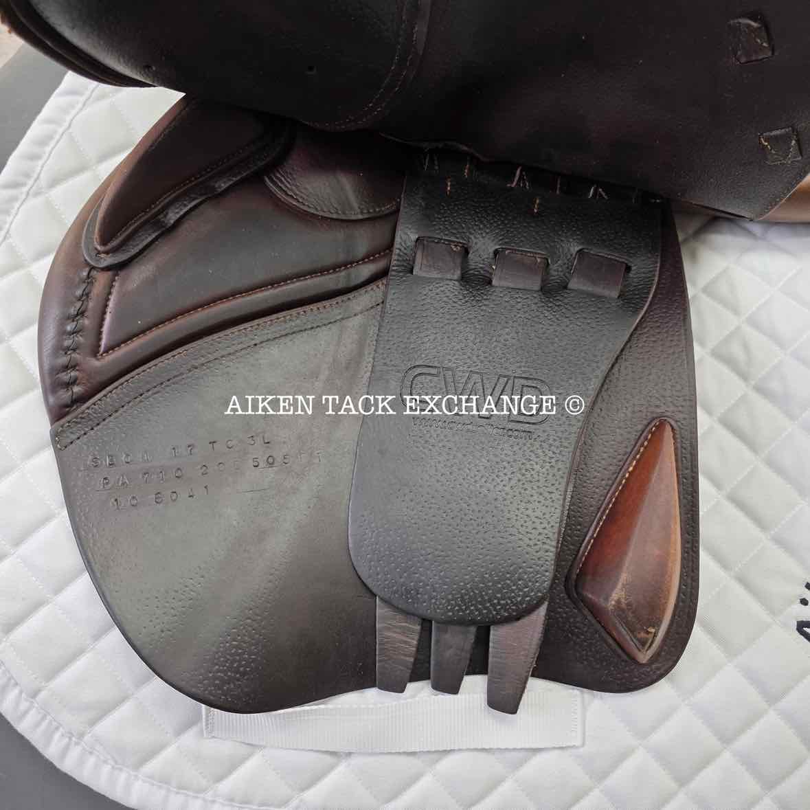 2010 CWD SE01 Close Contact Jump Saddle, 17" Seat, 3L Flap, Medium Wide Tree, Foam Panels