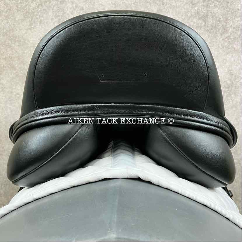 **SOLD** Kent & Masters MDS S-Series Standard Wither Surface Block Dressage Saddle, 18" Seat, Adjustable Tree - Changeable Gullet, Wool Flocked Panels