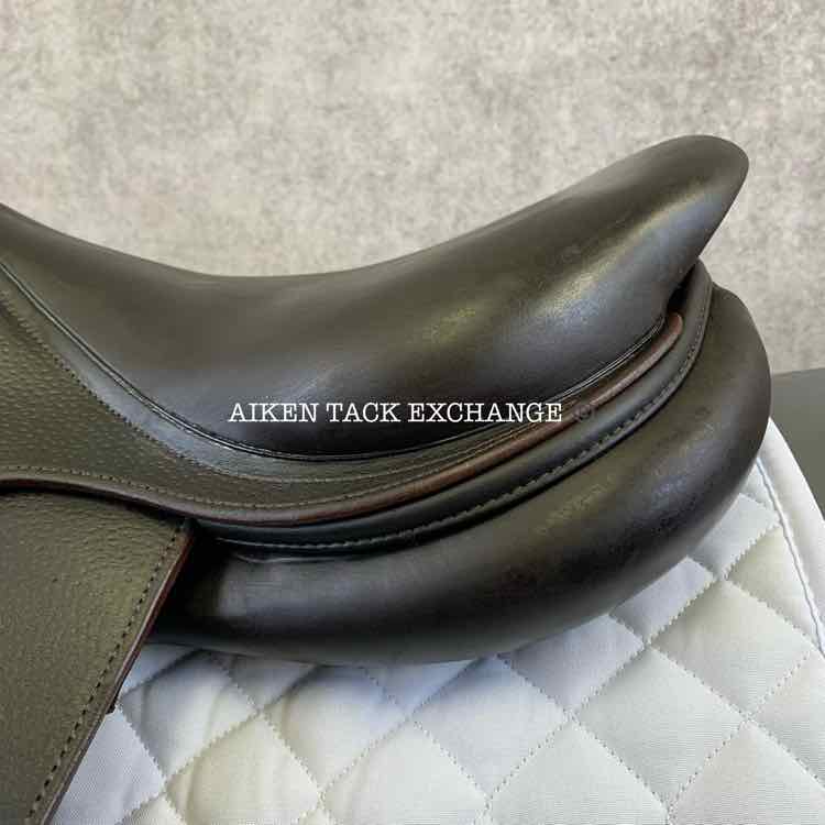 2016 CWD SE01 Close Contact Jump Saddle, 17" Seat, 2L Flap, Medium Tree, Foam Panels