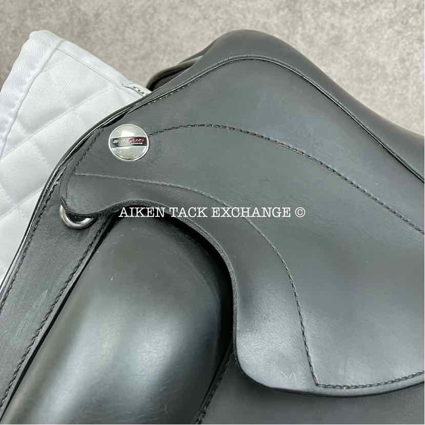 2018 Erreplus Freestyle Monoflap Dressage Saddle, 17" Seat, Adjustable Tree, Wool Flocked Panels